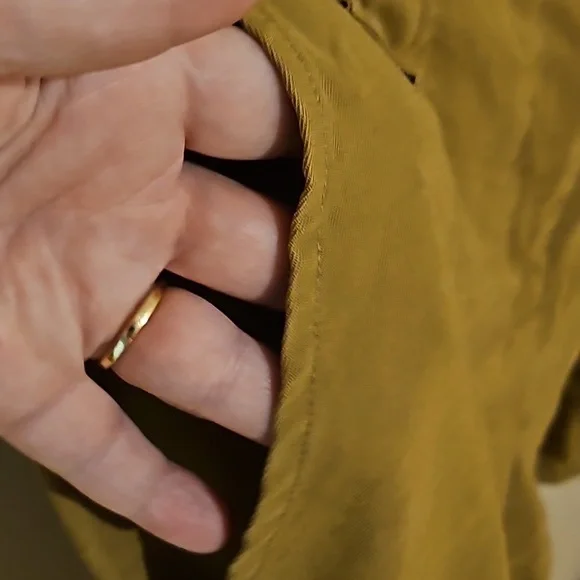 Women’s shorts - Picture 3 of 8